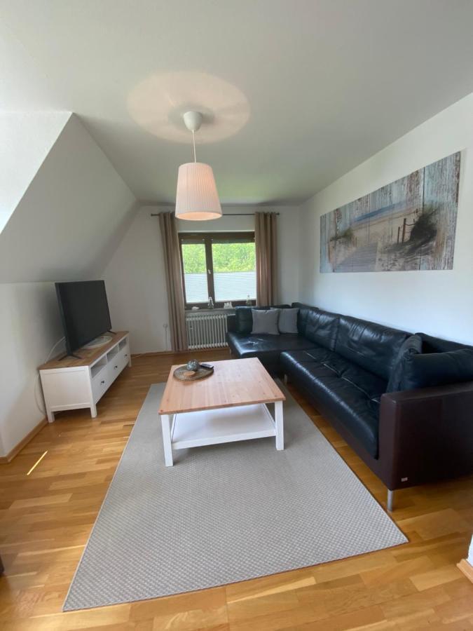 Ferienwohnung Mit Balkon Und Eingezaeunten Garten Aurich Esterno foto